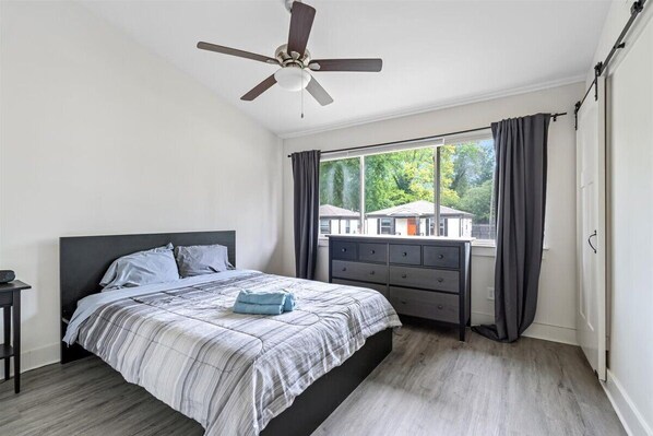 2 chambres, fer et planche à repasser, Wi-Fi, literie fournie