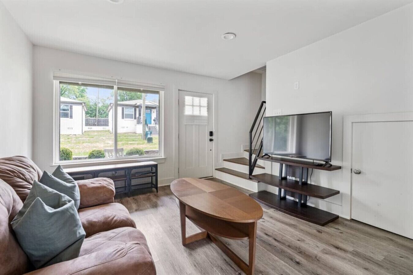 Modern 2br Big City Feel | Pets+, Parking+ - Charlotte, NC