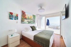 2 bedrooms, iron/ironing board, WiFi, bed sheets - Sol y Mar Carvajal Apartment. Parking Included (Málaga)