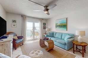 TV - Beachfront condo w/ 7th-floor views, pools, W/D, WiFi, private balcony (Gulf Shores)