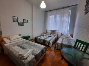 13 chambres, draps fournis