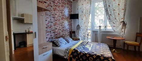 13 bedrooms, bed sheets