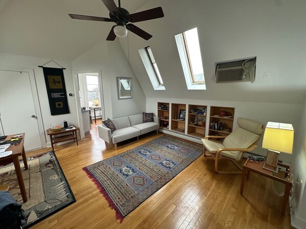 Living area - Charming 1-bedroom apartment with view, AC, WiFi in delightful 15 minutes to NYC (Weehawken Township)