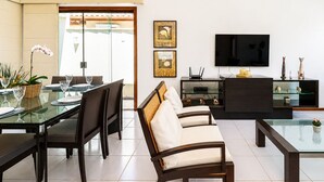 Deluxe House, 4 Bedrooms, Air conditioning | Interior - Bz08 Casa 200m da praia de Geribá (Buzios)