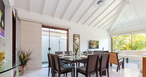 Casa Deluxe, 4 habitaciones, aire acondicionado | Comedor