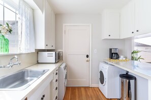 Mikrobølgeovn, ovn, kogeplade, opvaskemaskine