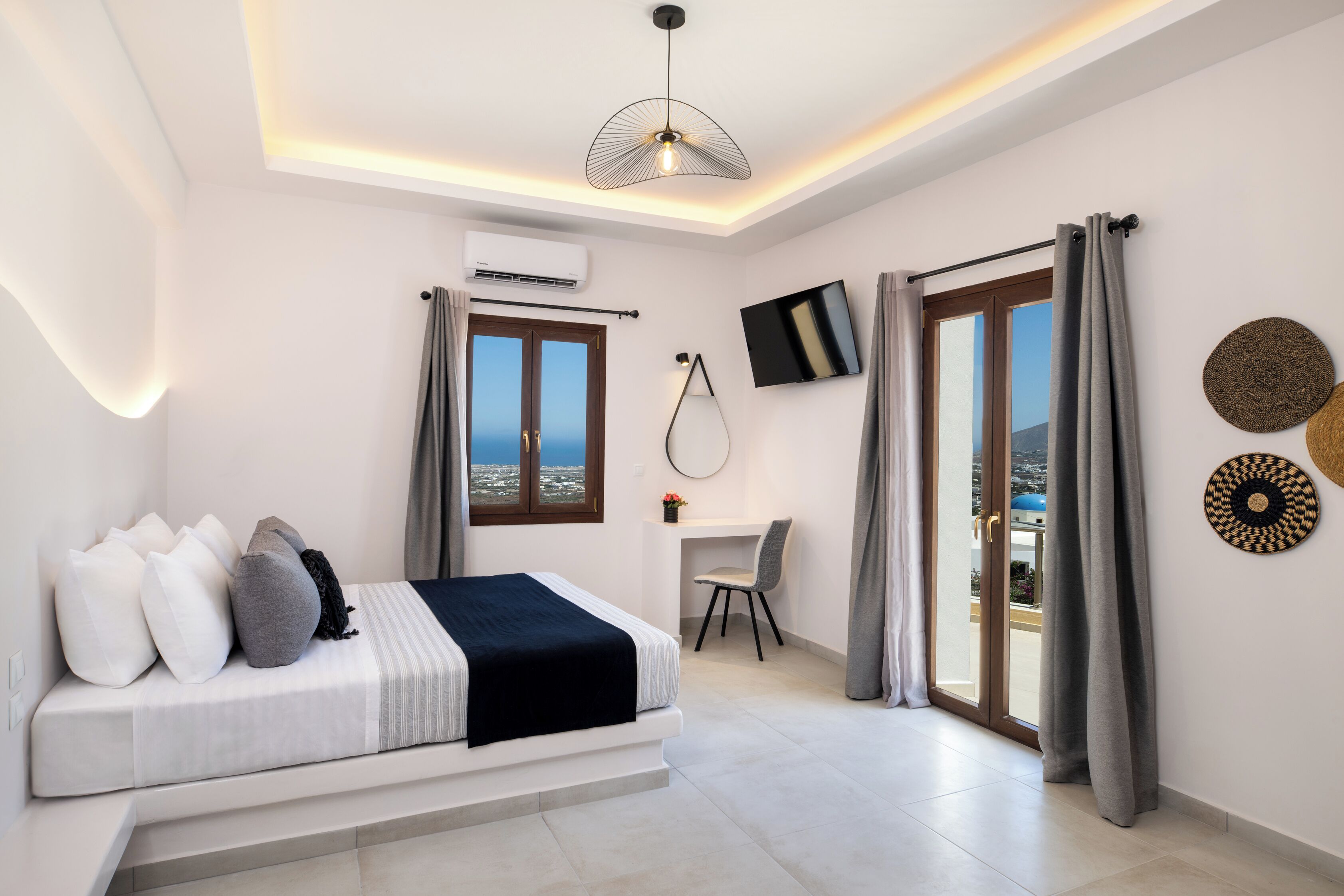 Photo - Santorinn Suites Fira