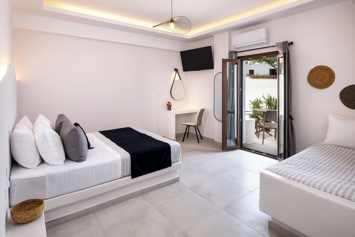Deluxe Triple Room | Soundproofing, free WiFi