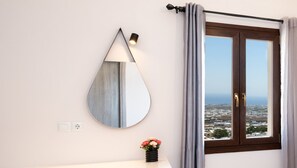 Deluxe Double Room | Soundproofing, free WiFi - Santorinn Suites (Santorini)
