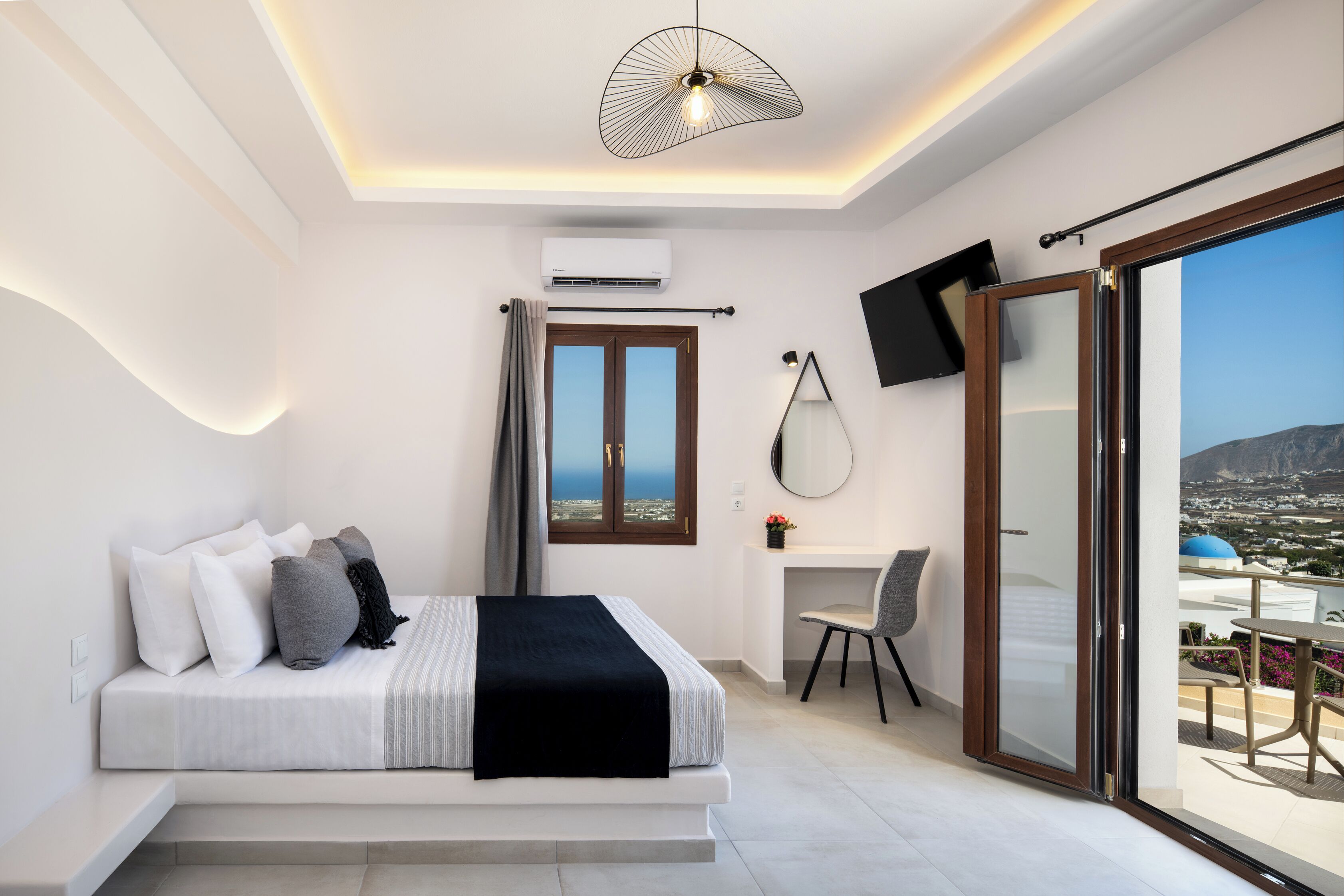 Family Room, 5 Bedrooms | Soundproofing, free WiFi