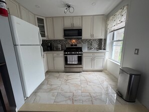 Private kitchen - Stuyvesant height 4th floor apartment 771 Greene Ave, Brooklyn, NY 11221 (Brooklyn)