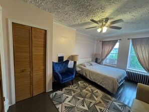 3 bedrooms, iron/ironing board, WiFi, bed sheets - Stuyvesant height 4th floor apartment 771 Greene Ave, Brooklyn, NY 11221 (Brooklyn)