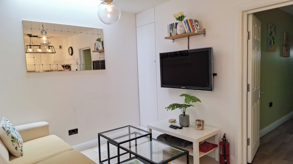 A New 3-bed Flat With En-suite Near Heathrow - Twickenham