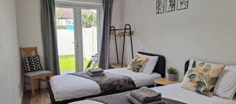 A new 3-bed flat with en-suite near Heathrow