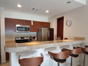 Mikrowelle, Ofen, Geschirrspüler