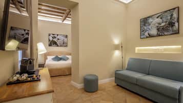 Suite Junior, 1 grand lit et 1 canapé-lit | Coin séjour | TV connectée de 50 pouces avec chaßnes numériques, Netflix, Hulu