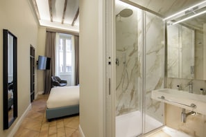 Comfort Room, 1 Large Single Bed | Bathroom