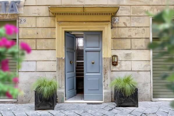 Entrée de l’hébergement