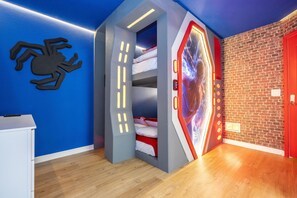 5 室のベッドルーム、アイロン / アイロン台、旅行用ベビーベッド、WiFi (無料)