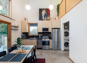 Micro-ondes, four, plaque de cuisson, lave-vaisselle