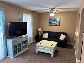 Smart TV - Beautiful 3 bedroom house steps from the beach and boardwalk in Seaside (Seaside Heights)