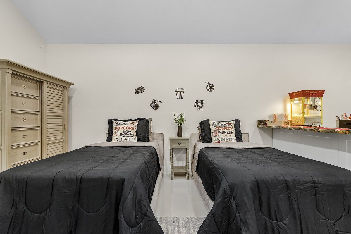 Photo 30 of Huge 5BR • Heated Pool, BBQ, 3 Suites • Nr Beaches,Pets OK