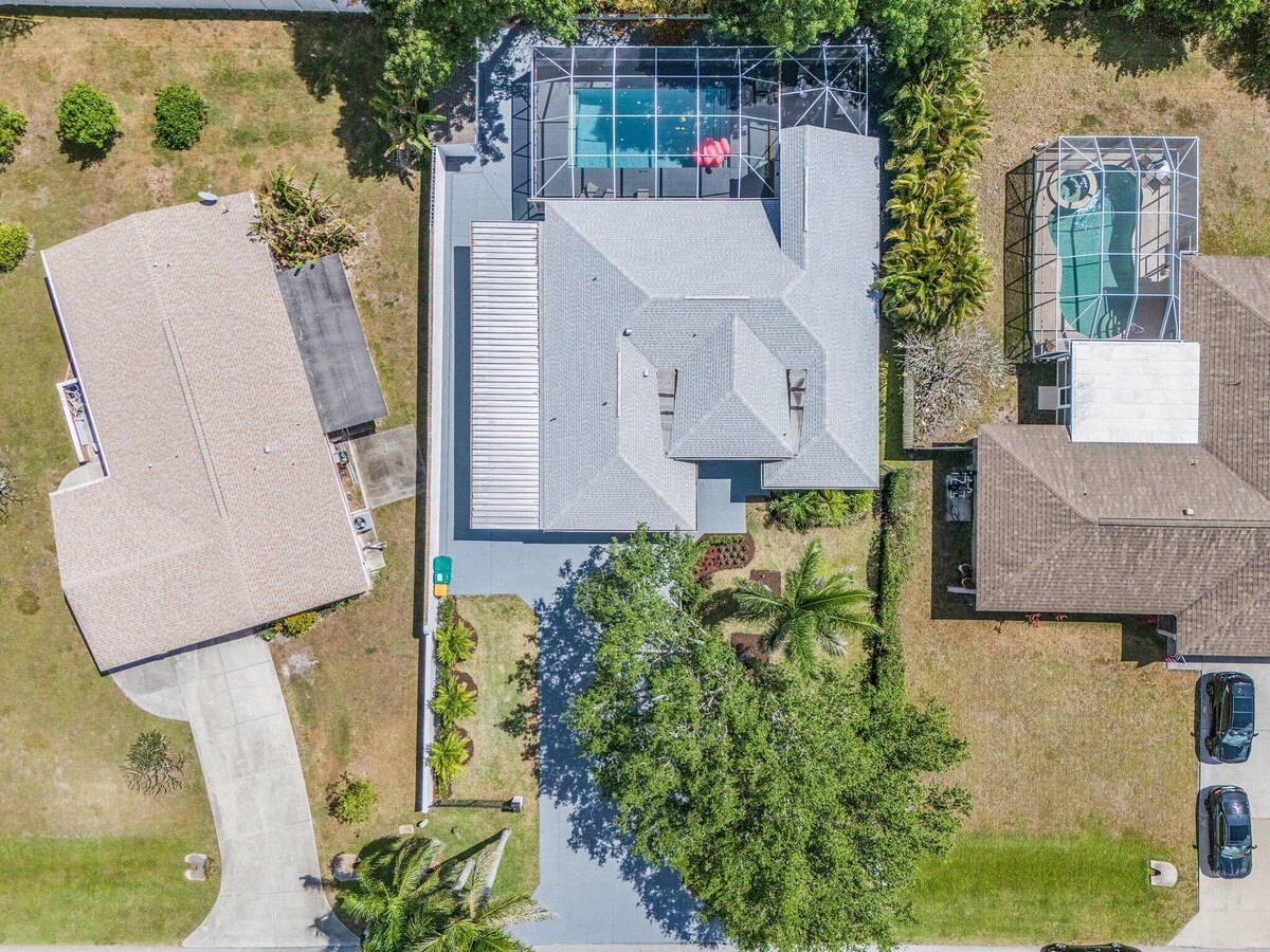 Photo 54 of Huge 5BR • Heated Pool, BBQ, 3 Suites • Nr Beaches,Pets OK