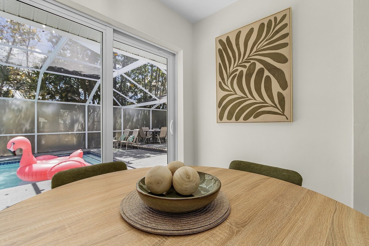 Photo 16 of Huge 5BR • Heated Pool, BBQ, 3 Suites • Nr Beaches,Pets OK