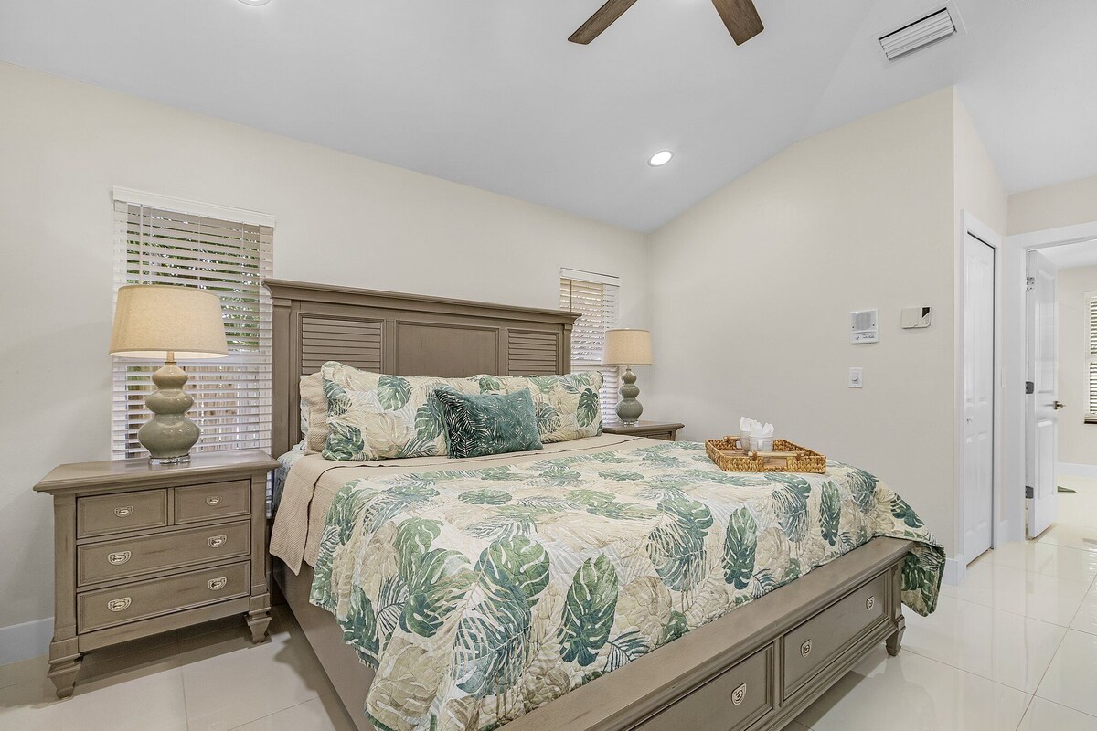 Photo 25 of Huge 5BR • Heated Pool, BBQ, 3 Suites • Nr Beaches,Pets OK