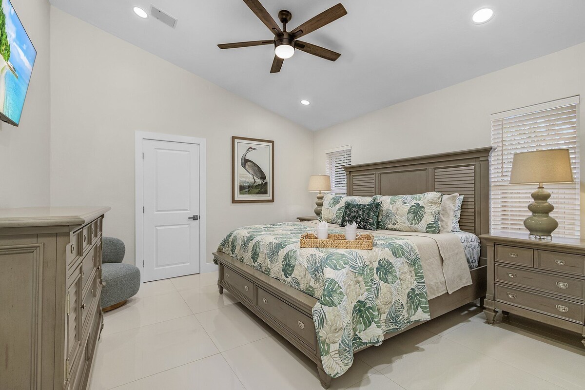 Photo 21 of Huge 5BR • Heated Pool, BBQ, 3 Suites • Nr Beaches,Pets OK