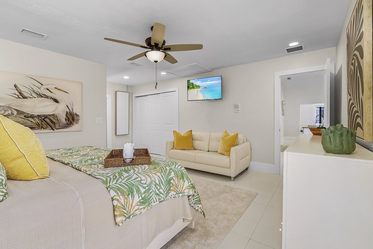 Photo 19 of Huge 5BR • Heated Pool, BBQ, 3 Suites • Nr Beaches,Pets OK