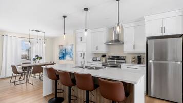 Spices, kitchen islands