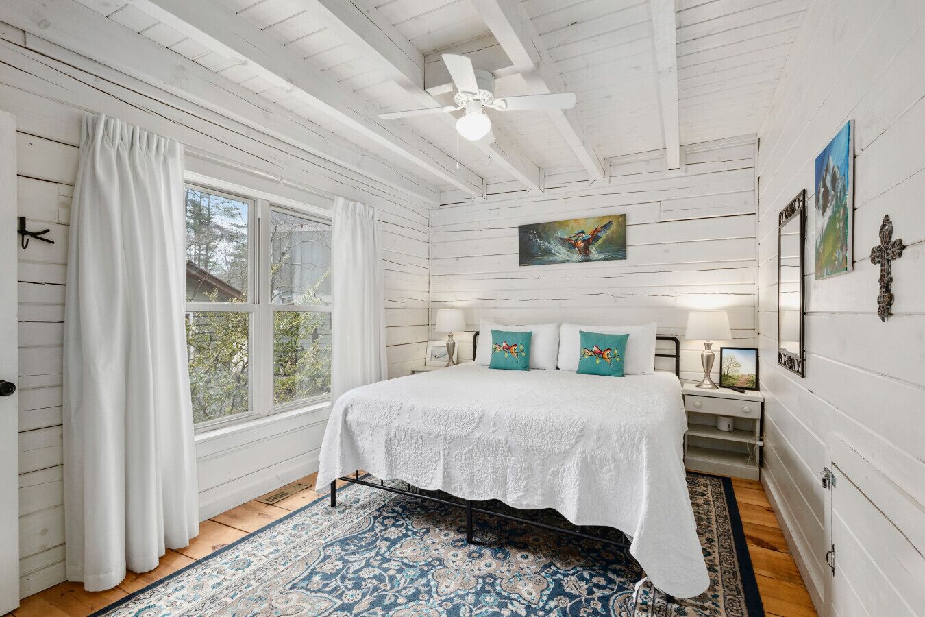 Free WiFi, bed sheets