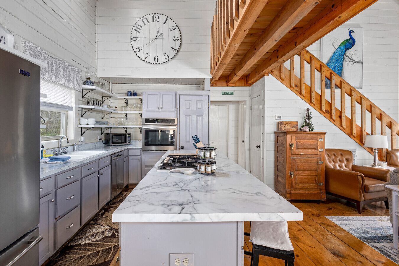 冷蔵庫、オーブン、コンロ、食器洗い機