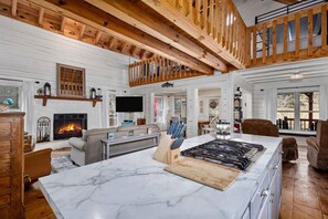 المنشأة من الداخل