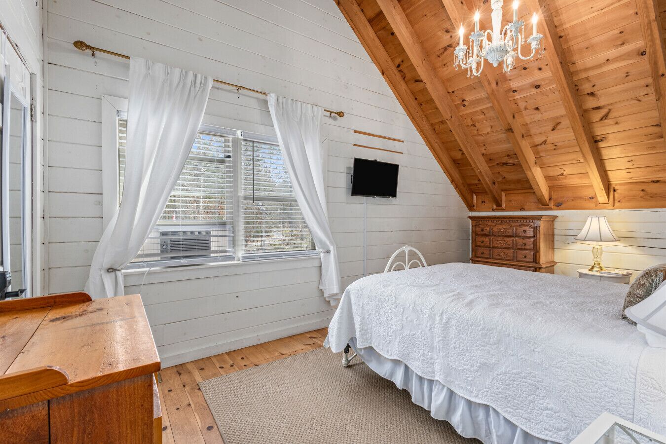 WiFi (無料)、ベッドシーツ