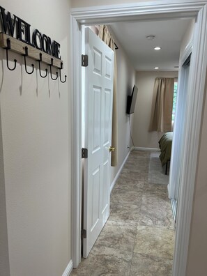 2 bedrooms, desk, iron/ironing board, WiFi