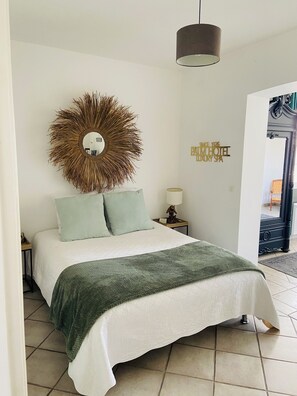 3 chambres, fer et planche Ă repasser, Wi-Fi, draps fournis