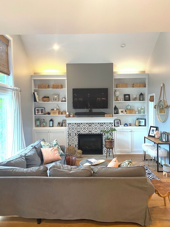 Smart-TV, Kamin, Drucker