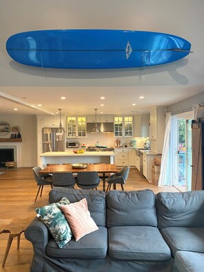 Smart-TV, Kamin, Drucker