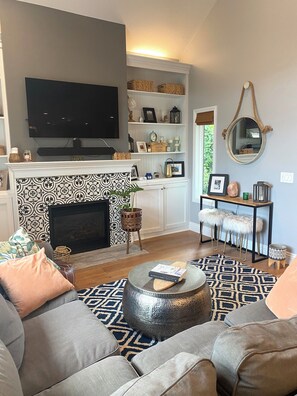 Smart-TV, Kamin, Drucker