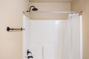 Haartrockner, Seife, Toilettenpapier