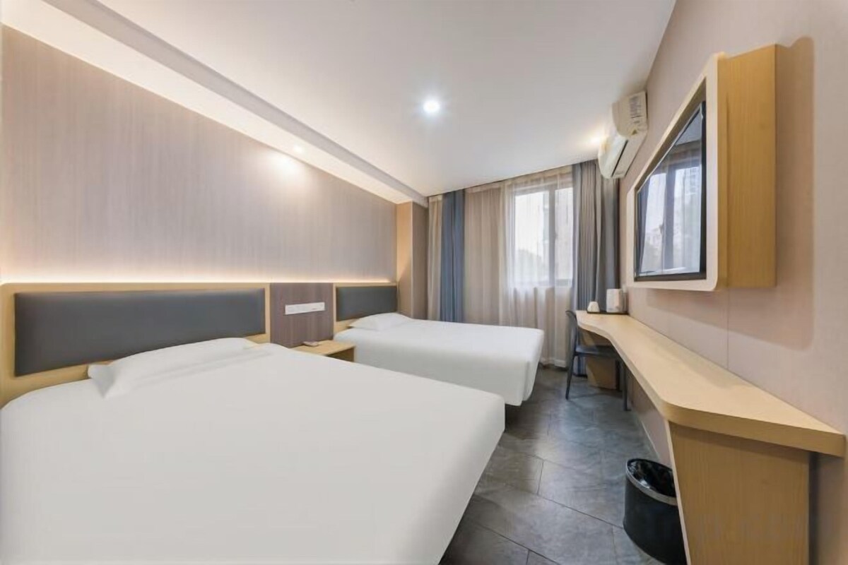 Desk, bed sheets