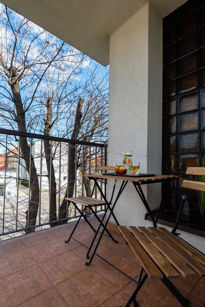 Friends - by Kairos Apartments