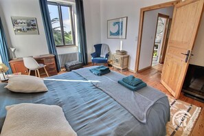 5 chambres, fer et planche à repasser, accès au Wi-Fi (inclus)