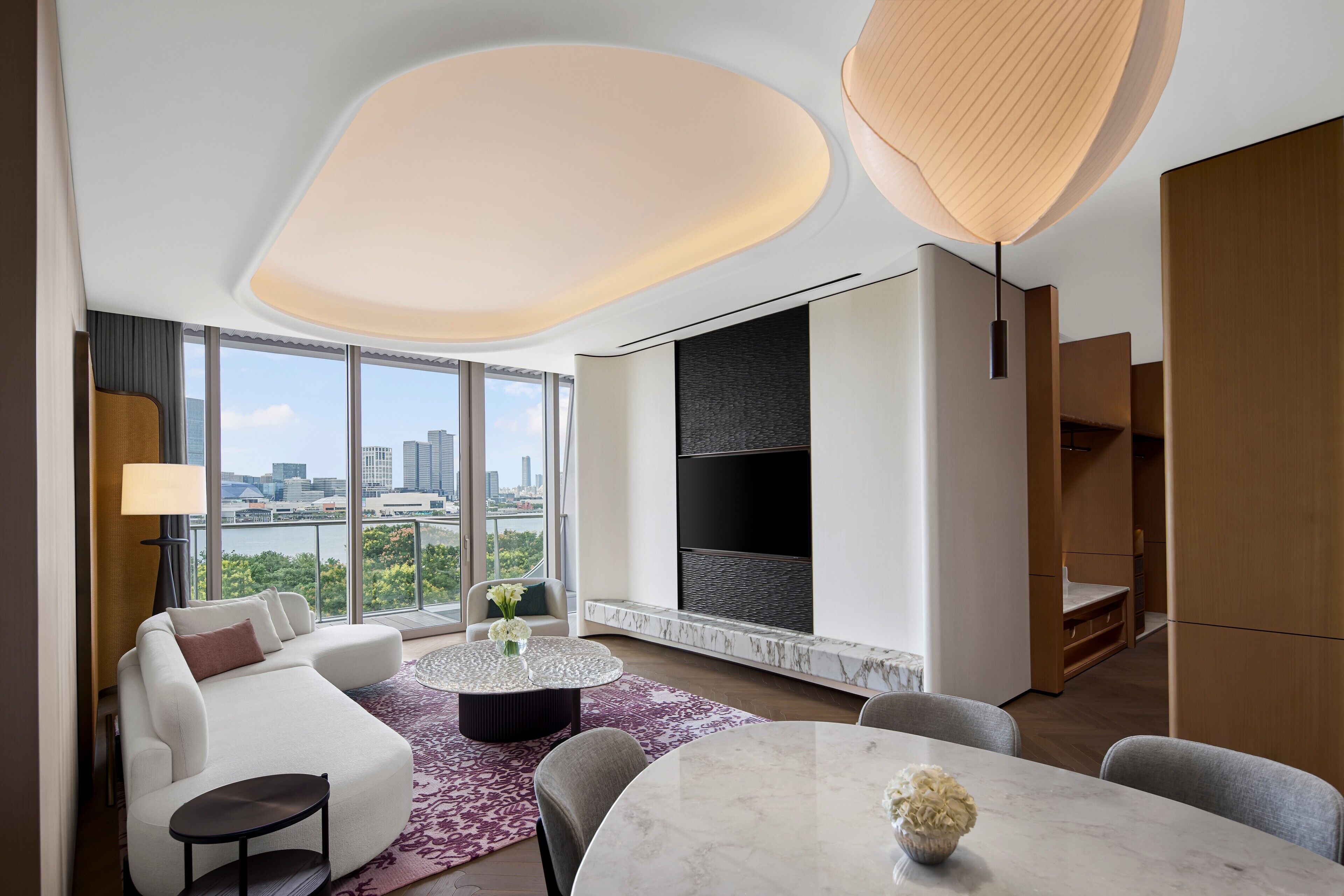 Premium Suite, 1 King Bed | Minibar, free WiFi, bed sheets