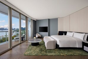 Premium Room, 1 King Bed | Minibar, free WiFi, bed sheets - Waldorf Astoria Shanghai Qiantan (Shanghai)