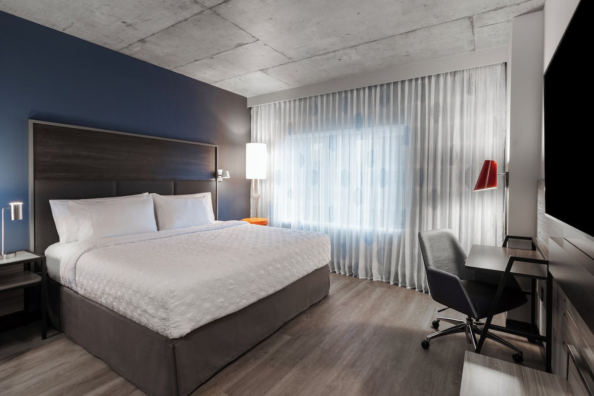 Room, 1 King Bed | Free WiFi