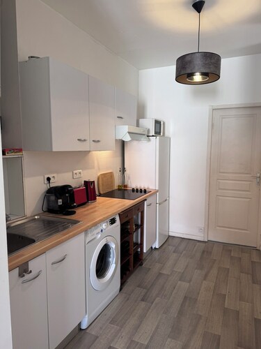 A 5 minutes de la place de la Comédie-Charmant appartement-2 chambres