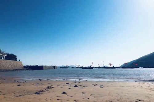 Donghai Fishing Village Ganhai Renjia Guest House